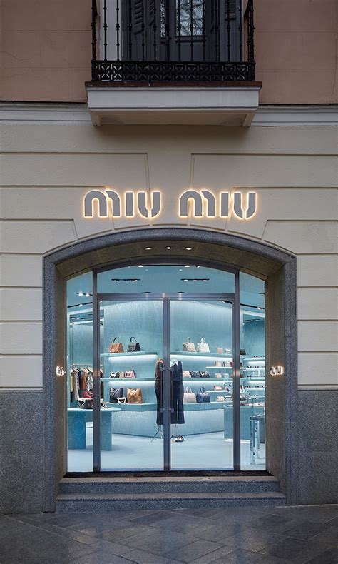 miu miu madrid|MADRID SERRANO Calle de Serrano, 54 .